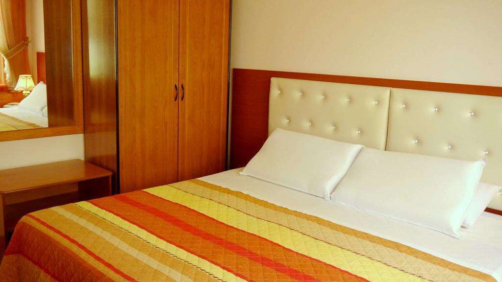 Kruja Hotel Τίρανα Δωμάτιο φωτογραφία